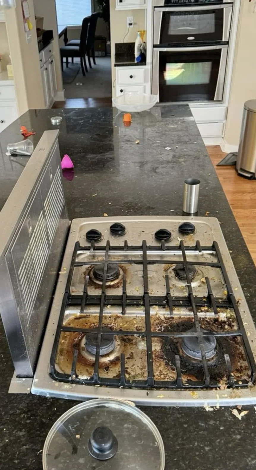 Kitchen surface before cleaning